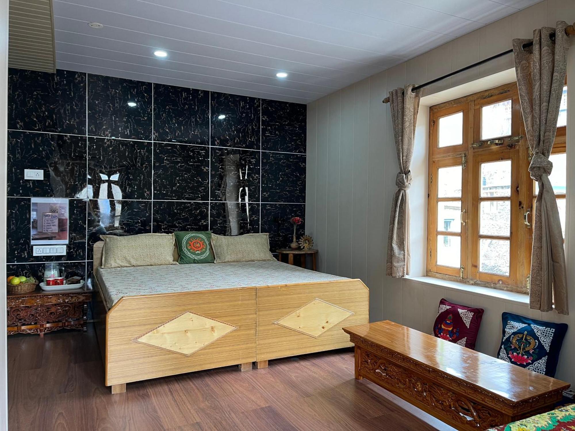 Snowflake Homestay Gondhla Экстерьер фото