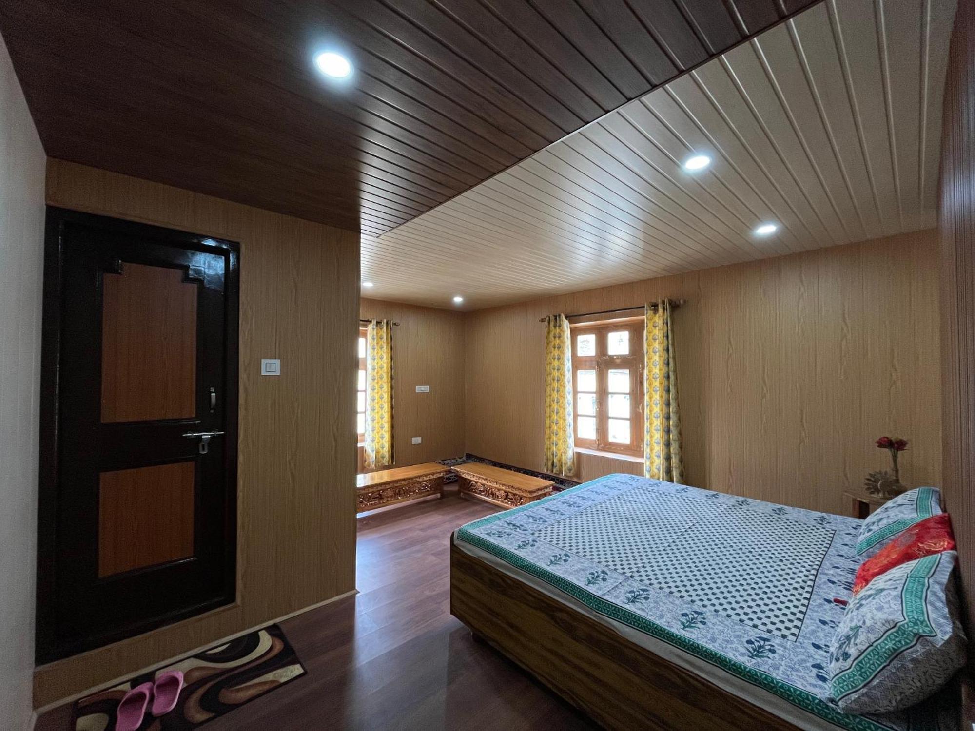 Snowflake Homestay Gondhla Экстерьер фото